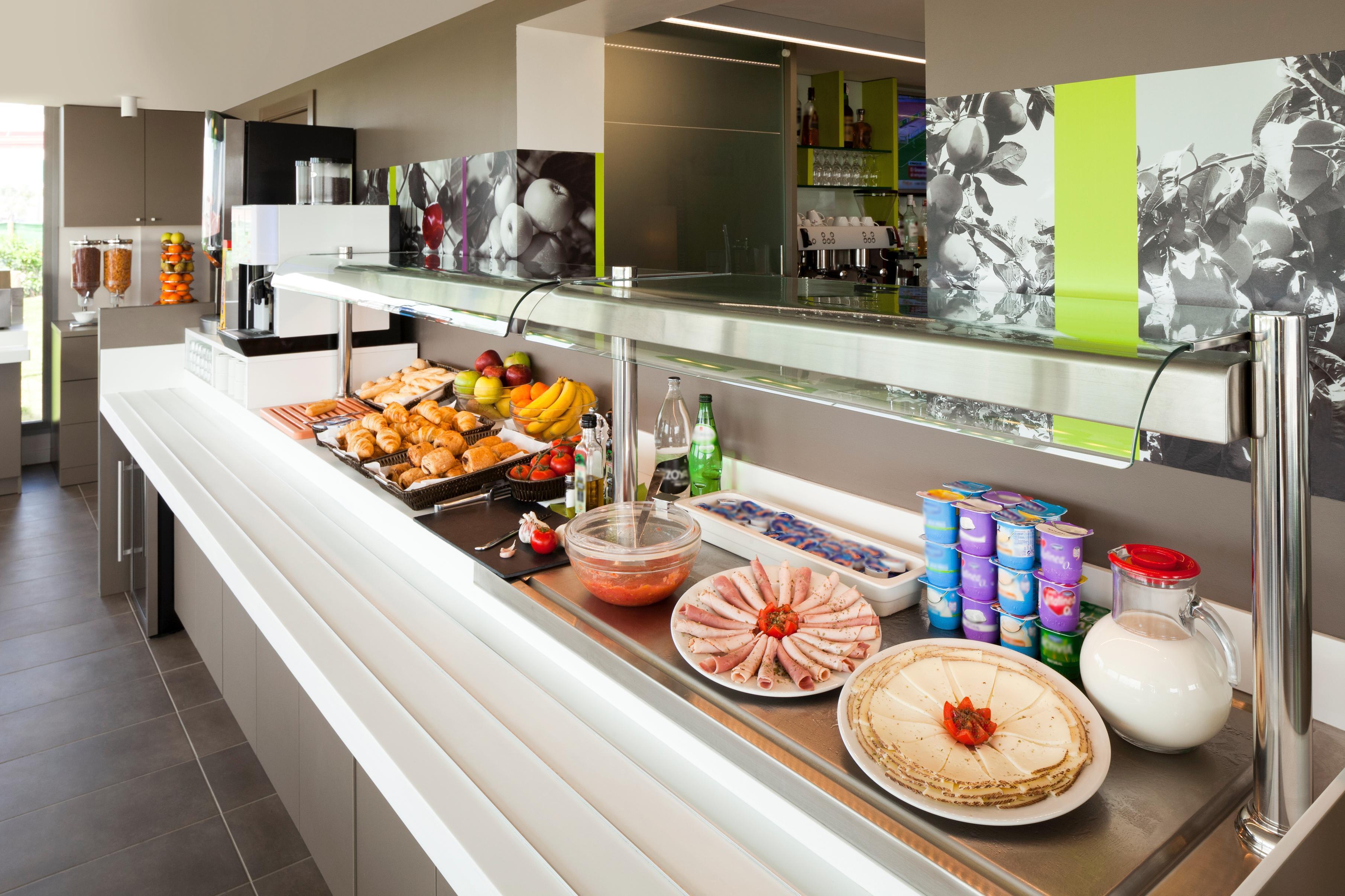 Hotel Ibis Styles Lleida Torrefarrera Экстерьер фото