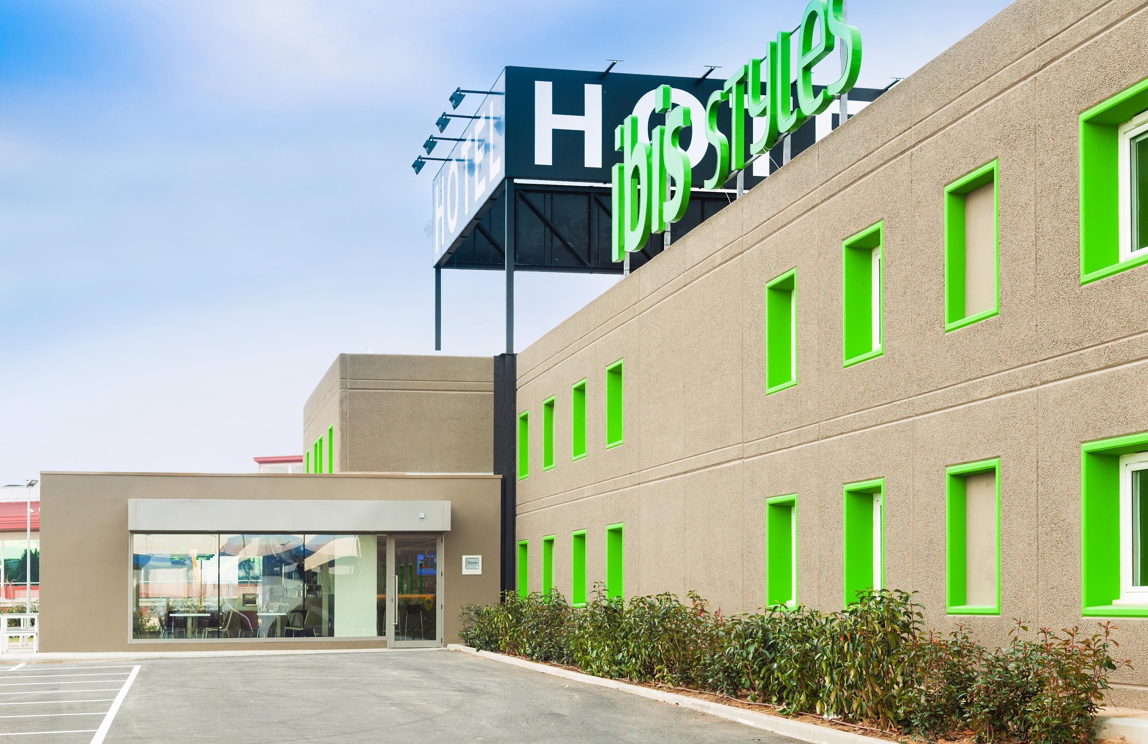 Hotel Ibis Styles Lleida Torrefarrera Экстерьер фото