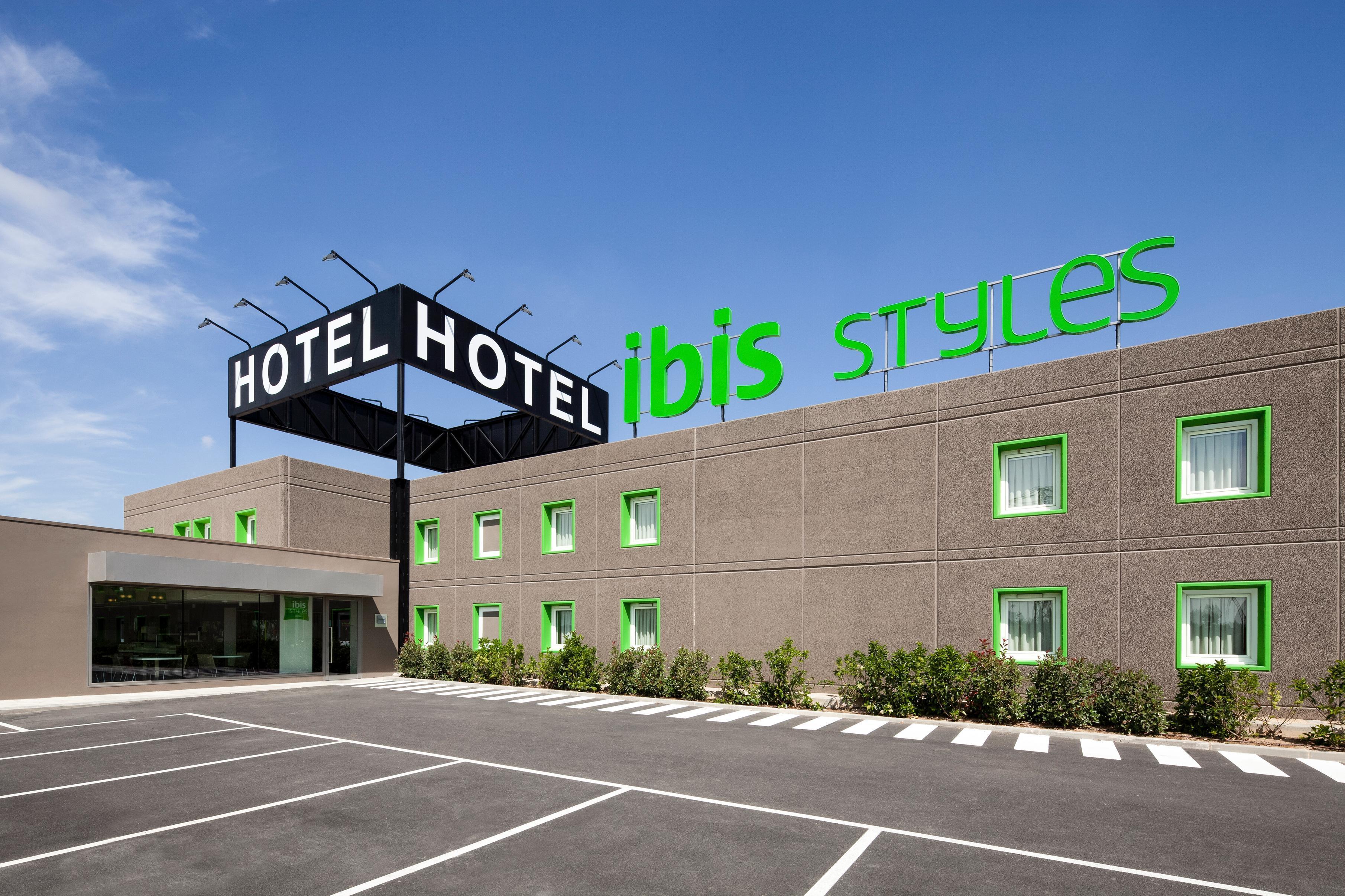 Hotel Ibis Styles Lleida Torrefarrera Экстерьер фото